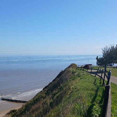 Ocean View 95 Hotel Trimingham Exterior photo